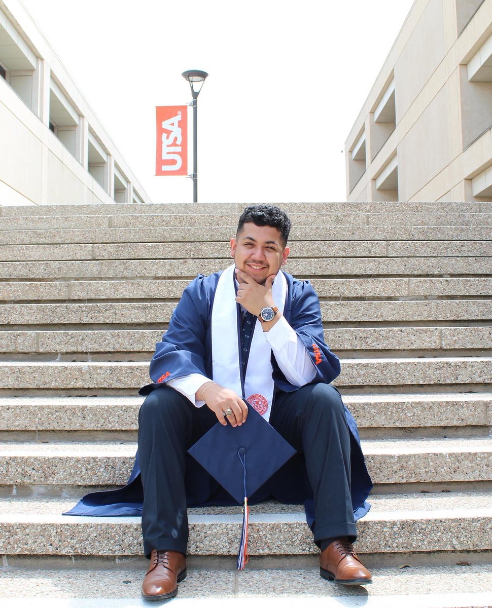 Jason_Ramirez8's tweet photo. Don’t cry because it’s over. Smile because it happened. 👨🏽‍🎓 #UTSAGrad22 https://t.co/jMccdqew1V