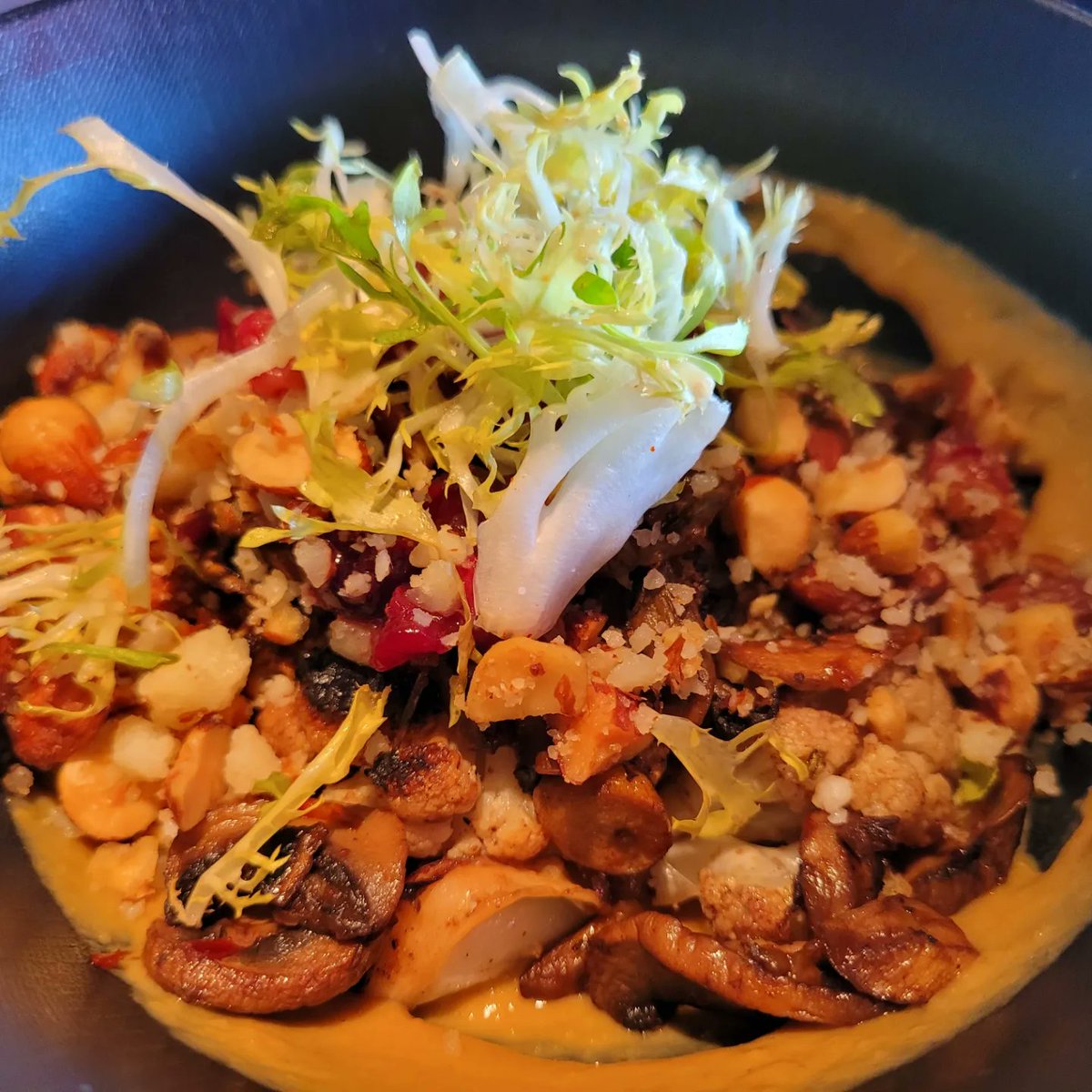 soulfoodscholar's tweet photo. Pre-#blacksmokebook talk grubbing with @DebMeye42765946 at @vitalrootden, a #vegforward restaurant. 🤔 On the menu: #padthai and #sunflowerseed #risotto. https://t.co/3rLr0tCsqF