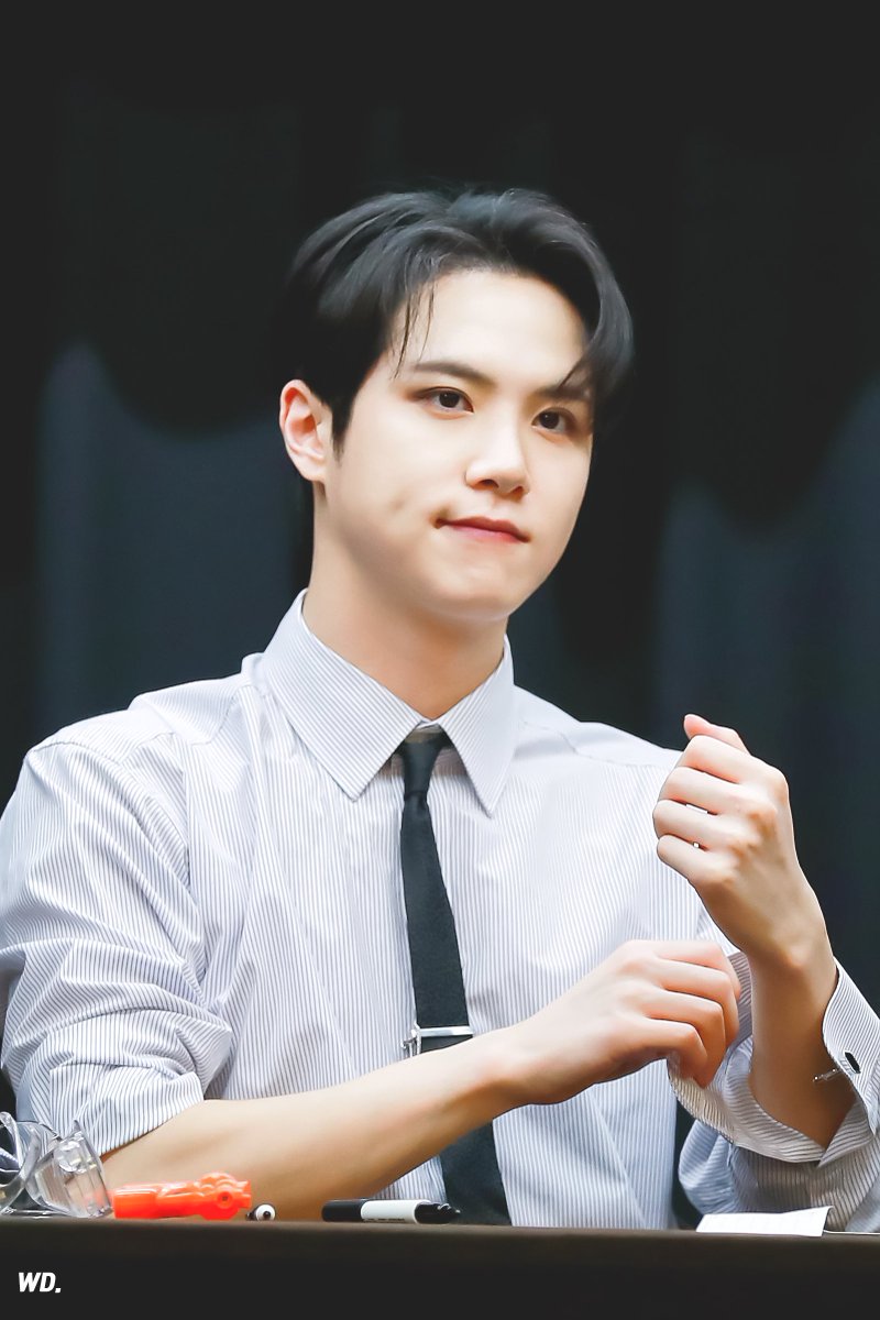 starfess's tweet photo. KIM DONGHAN GANTENG BANGET KENAPA YA HALOO -guys  https://t.co/Ff0inMoJ1Z