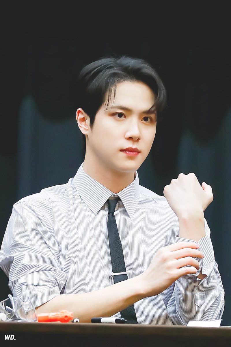 starfess's tweet photo. KIM DONGHAN GANTENG BANGET KENAPA YA HALOO -guys  https://t.co/Ff0inMoJ1Z