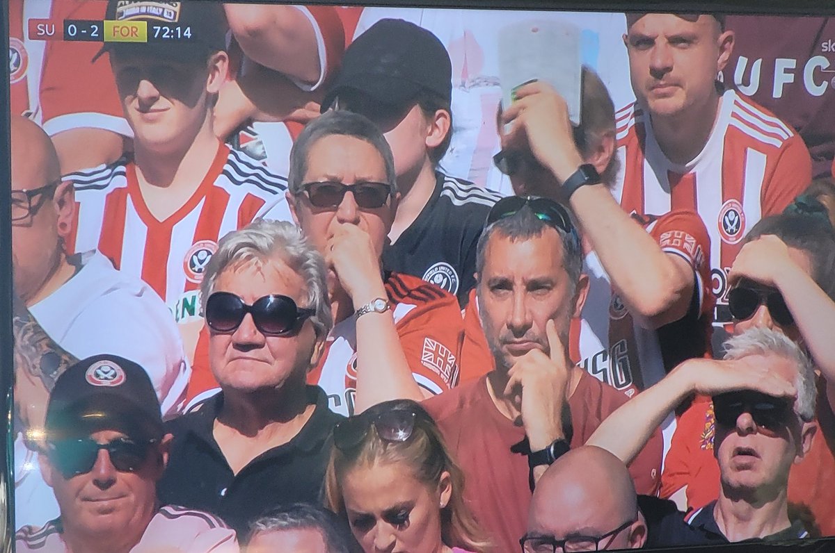 spjonah77's tweet photo. Steve Bruce in the Sheffield United end... #sufor https://t.co/N6ULKQr0q9