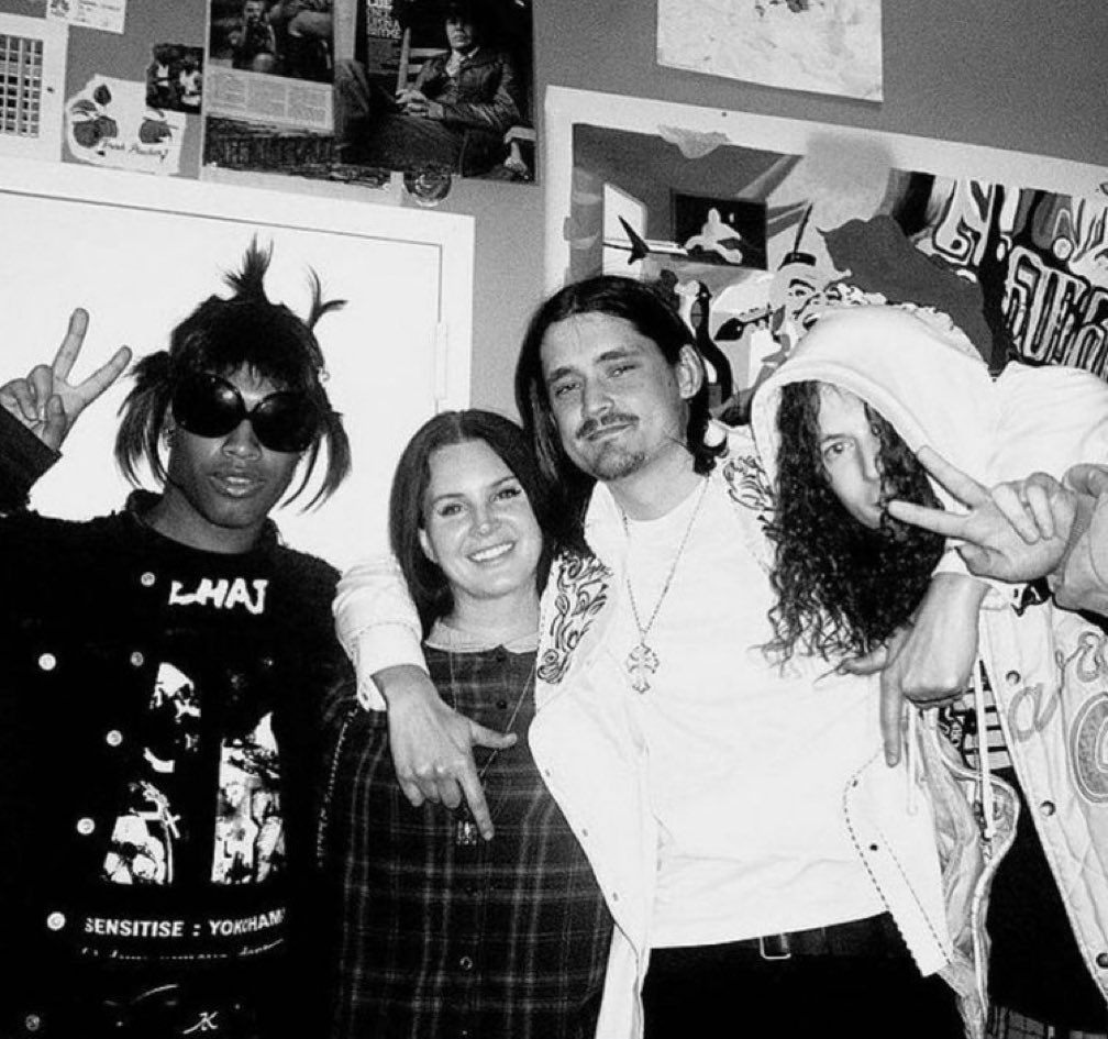 LanaDReyOnline's tweet photo. New photo of Lana Del Rey with Ecco2k &amp; Bladee in New York on May 5th https://t.co/sRBpxC8RKa