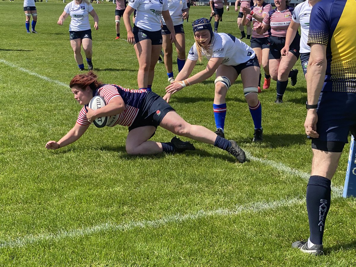 Congratulations to <a href="/yorkshire_rfu/">YorkshireRFU</a> women who won the Roses match v @lancashirerugby 38-5. Sun shone on the white rose today 👏🏼👏🏼🏉🌹