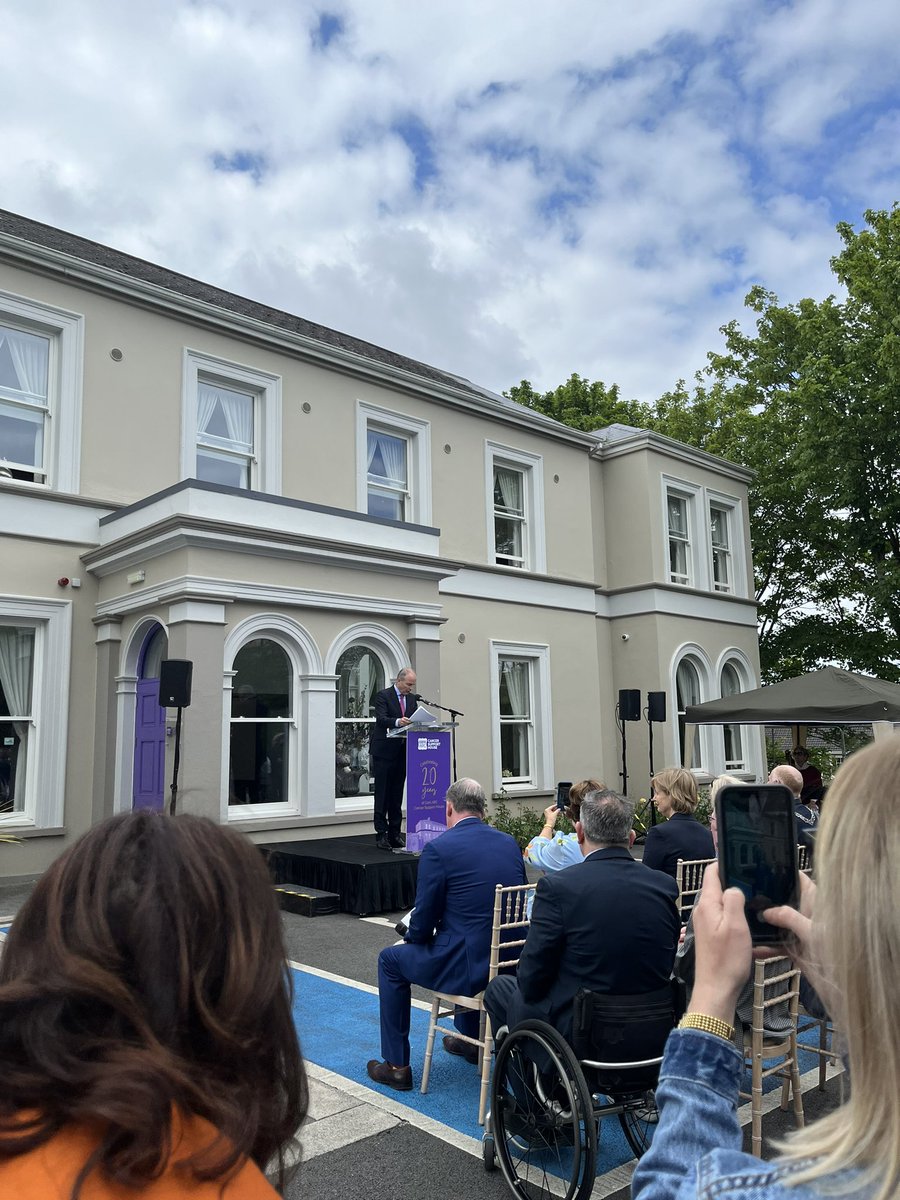 jane_shanahan's tweet photo. Lovely afternoon celebrating the official opening of @CorkARCcancer by an Taoiseach Micháel Martin. An outstanding resource for the people of Cork @Seamusoreilly18 @Mags101Margaret @hseNCCP @IrishCancerSoc #cancercare #room4arc #survivorship https://t.co/xuYDXf43kv