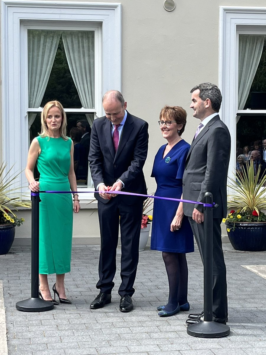 jane_shanahan's tweet photo. Lovely afternoon celebrating the official opening of @CorkARCcancer by an Taoiseach Micháel Martin. An outstanding resource for the people of Cork @Seamusoreilly18 @Mags101Margaret @hseNCCP @IrishCancerSoc #cancercare #room4arc #survivorship https://t.co/xuYDXf43kv