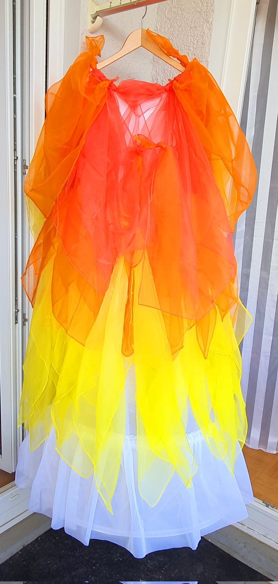 AJdeRoosen's tweet image. #nexttry
#nächsterversuch
21,6m2 Tülltücher / Tulle 
Rest  21,6m2
T - 47h to #audition
❤🧡💛💚💙💜🏳️‍🌈
#idahobit 
#idahobit2022 
#idahobit2022🏳️‍🌈
#PRIDE
#prideflag 
#regenbogenflagge 
#pridemonth is near
#Traumkleid 
#dress 
#ballkleid 
#ballgown
!B
#bildbeschreibung