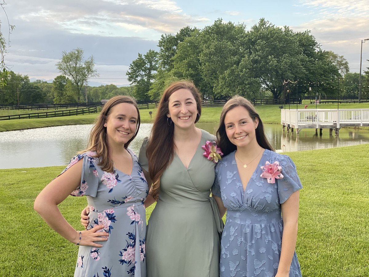 MrsClearyReads's tweet photo. Prom was a blast! ⚡️ Grateful to spend time with awesome coworkers and see our students all dressed up 💛💙 https://t.co/nRkv3a65vb