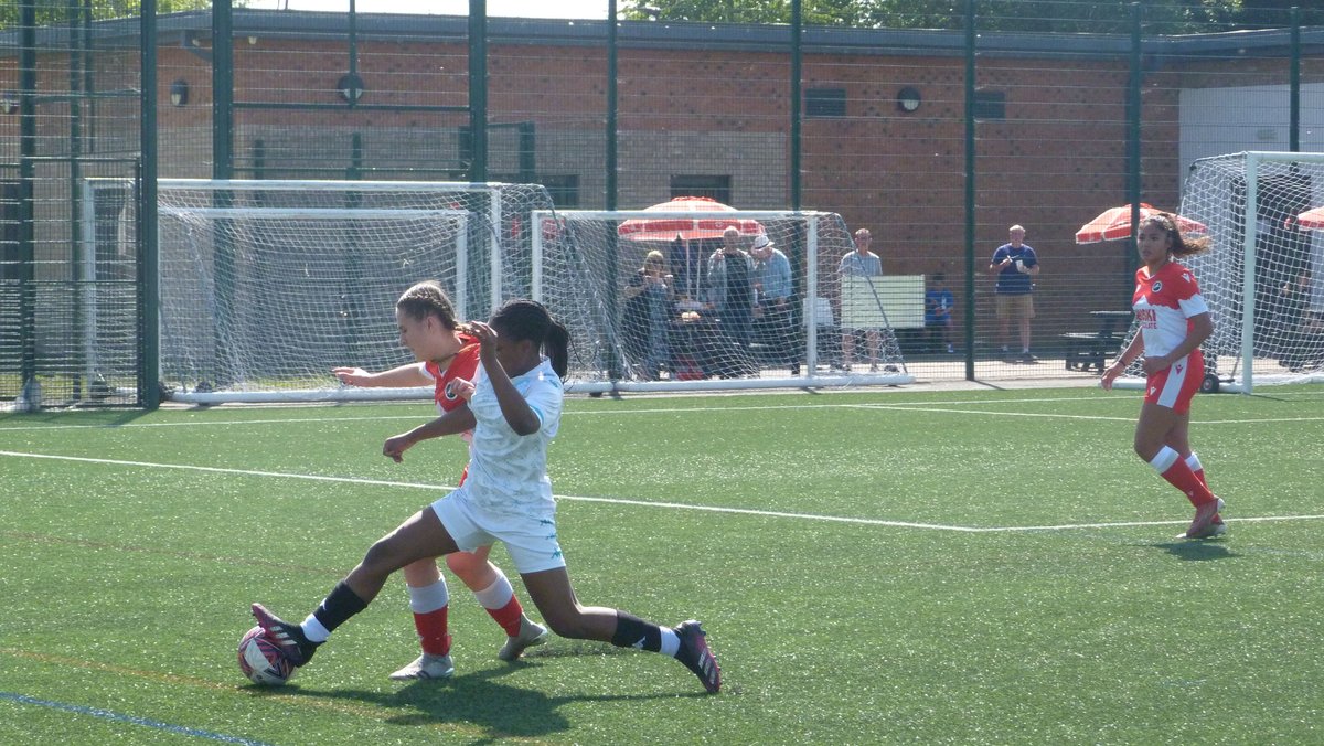 LC_Lionesses's tweet photo. Second half just as tight a battle as the first! You’ve got this City! 🔷
#YoungPride https://t.co/hMR9WkrxsF