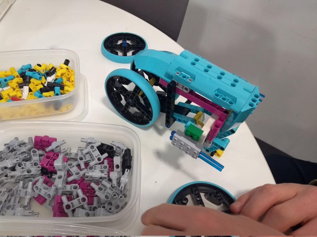 rdhayler's tweet image. Some great @LEGO_Group robots being constructed and programmed with @Raspberry_Pi #BuildHAT at @CoderDojoHam today