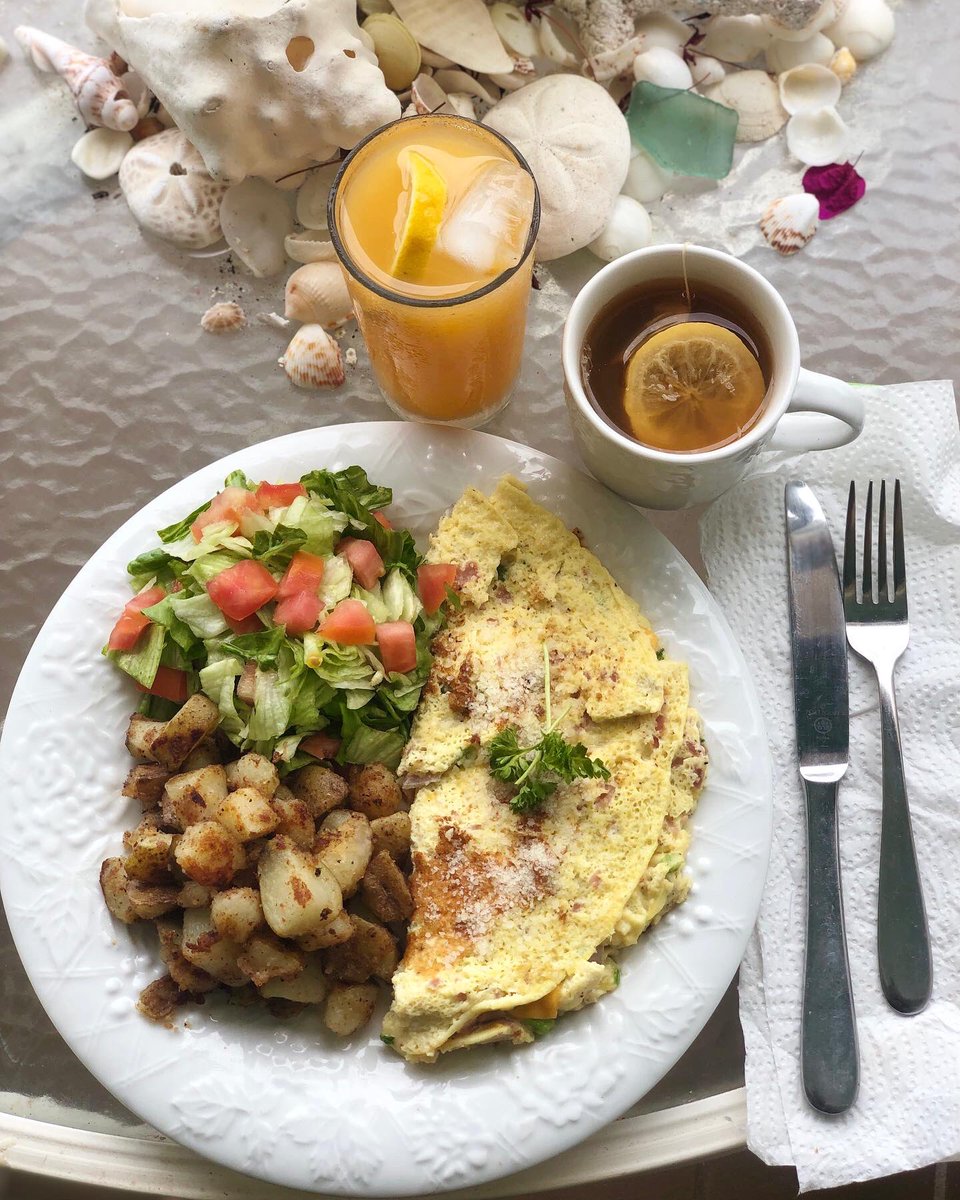 Alonzo_Mora's tweet photo. Breakfast ππ¨πΎβπ³ππ¬πβ
οΈππΉπ¨
#breakfast #cook #island #grandturk #turksandcaicos #foodblogger #picoftheday #saturday #homemade #food #blog #lifeintci #life #islandlife https://t.co/53kN9KM3Dl