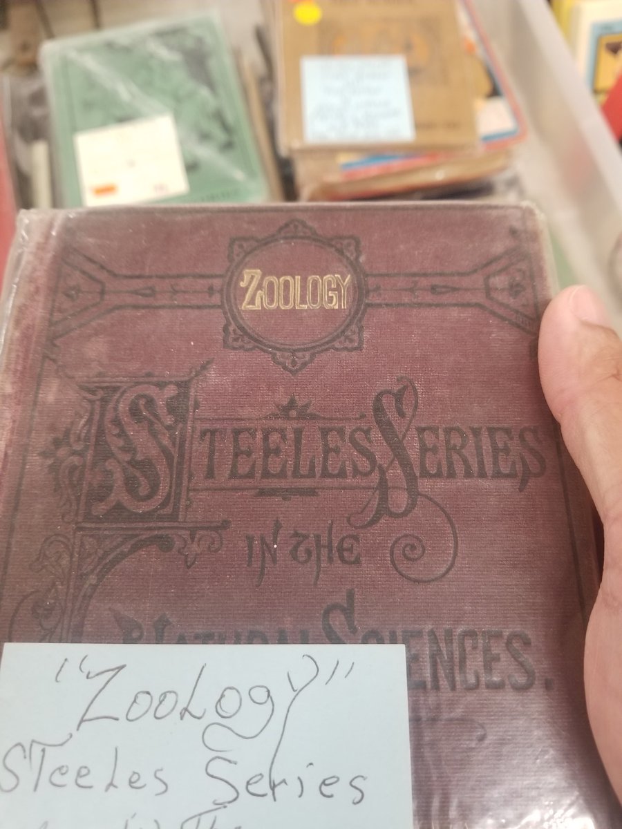 QuarantineKlark's tweet photo. Randomly came across this today!
#WritingCommunity #bookfind #vintage https://t.co/Nbsfxotdli