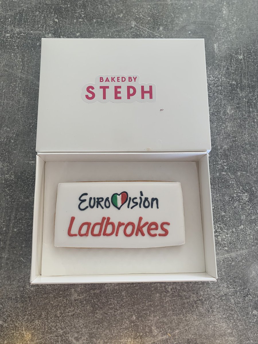 Thank you <a href="/LadsAlex/">Alex Apati</a> <a href="/Ladbrokes/">Ladbrokes</a> for my delicious #EUROVISION cookie! Looks too good to eat! Thank you!!! <a href="/Baked_by_Steph/">Baked by Steph</a>