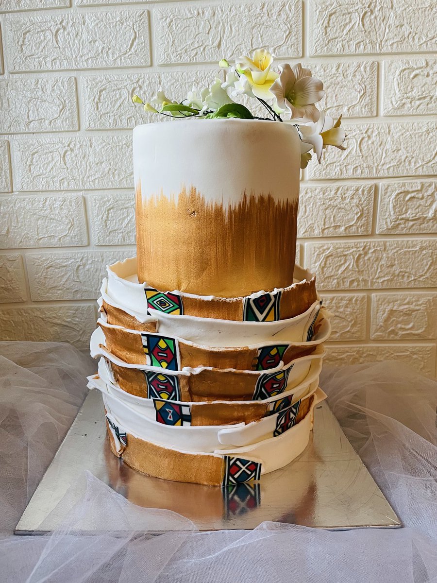 Cooler_Pam's tweet photo. Been a while since I last posted my work. #selftaughtbaker. https://t.co/mn25HLzAbx