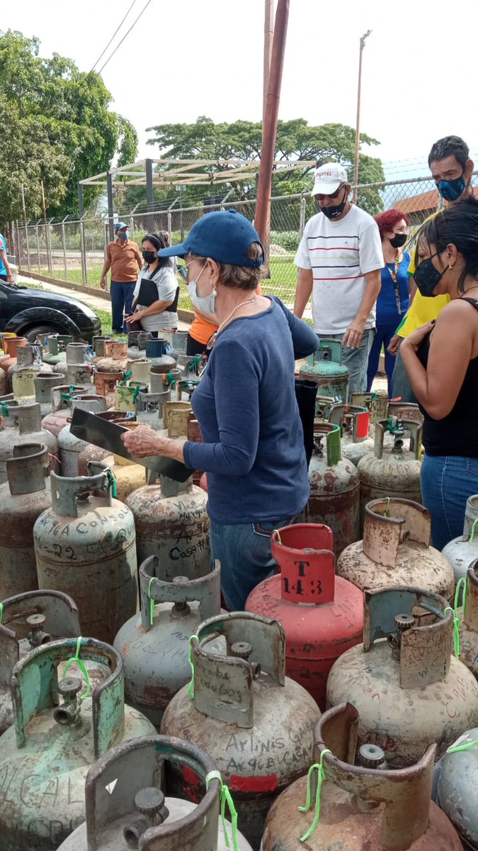 #FelizCumpleNaguanagua
🎂🎂
¡¡FELICITACIONES!!👏🏻👏🏻👏🏻
 al equipo #CLAP de nuestra comunidad hermana #Quintas1 y a todas las #Familias  por el excelente Operativo de Gas atendiendo más de 800 familias,
 <a href="/maigdany/">maigdany gonzalez</a> <a href="/bethjmota/">BETHSAIDA MOTA</a> <a href="/gonzalez10ana_/">Ana Virginia González</a> <a href="/yohanicandanga/">yohani candanga</a> <a href="/gas_comunal/">PDVSA Gas Comunal S.A.</a> <a href="/gasdracula/">gasdracula</a>