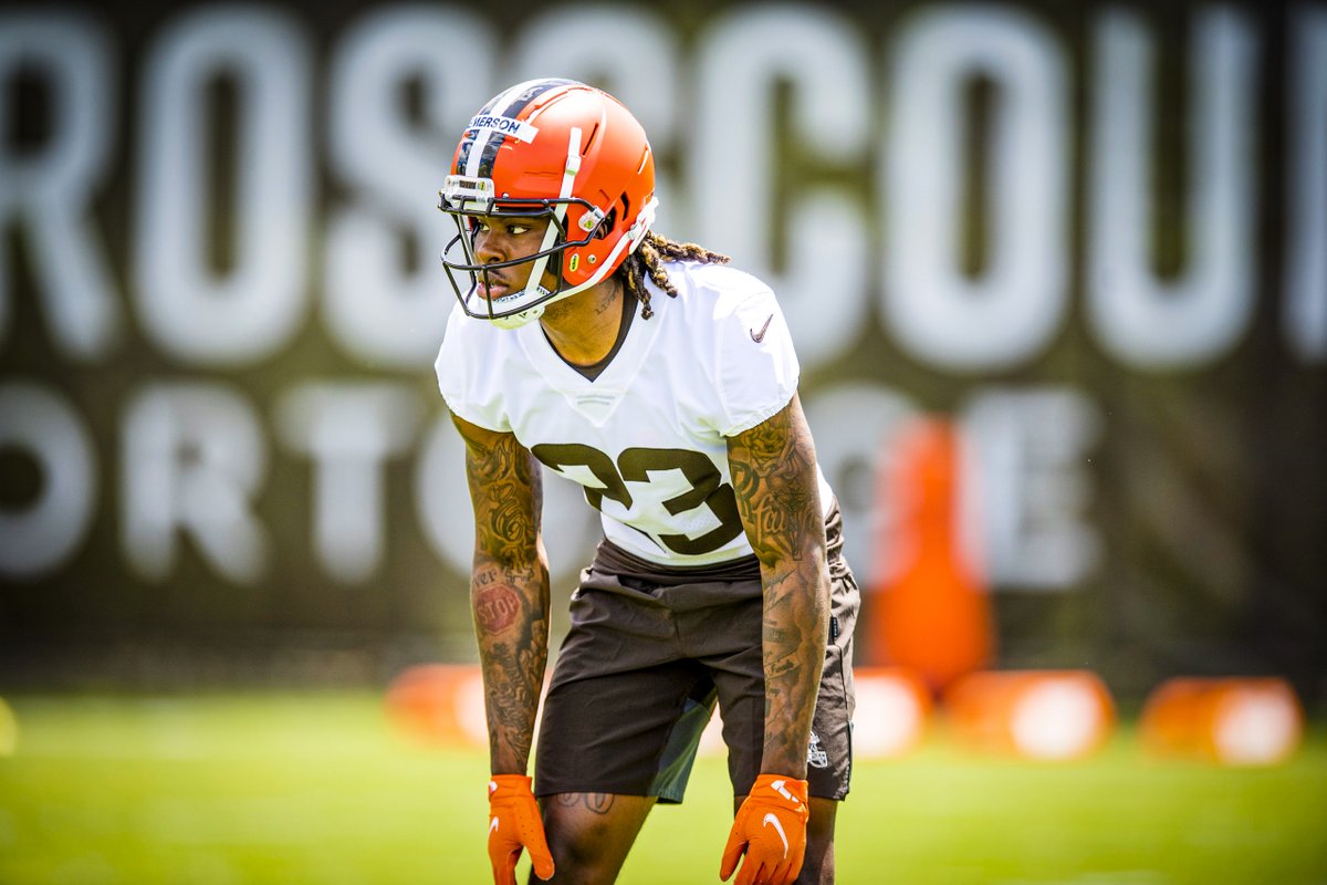 Browns's tweet photo. #Browns Rookie Minicamp 😎

📸 » https://t.co/IZ2xEM1Uua https://t.co/z1EGgN3Twk