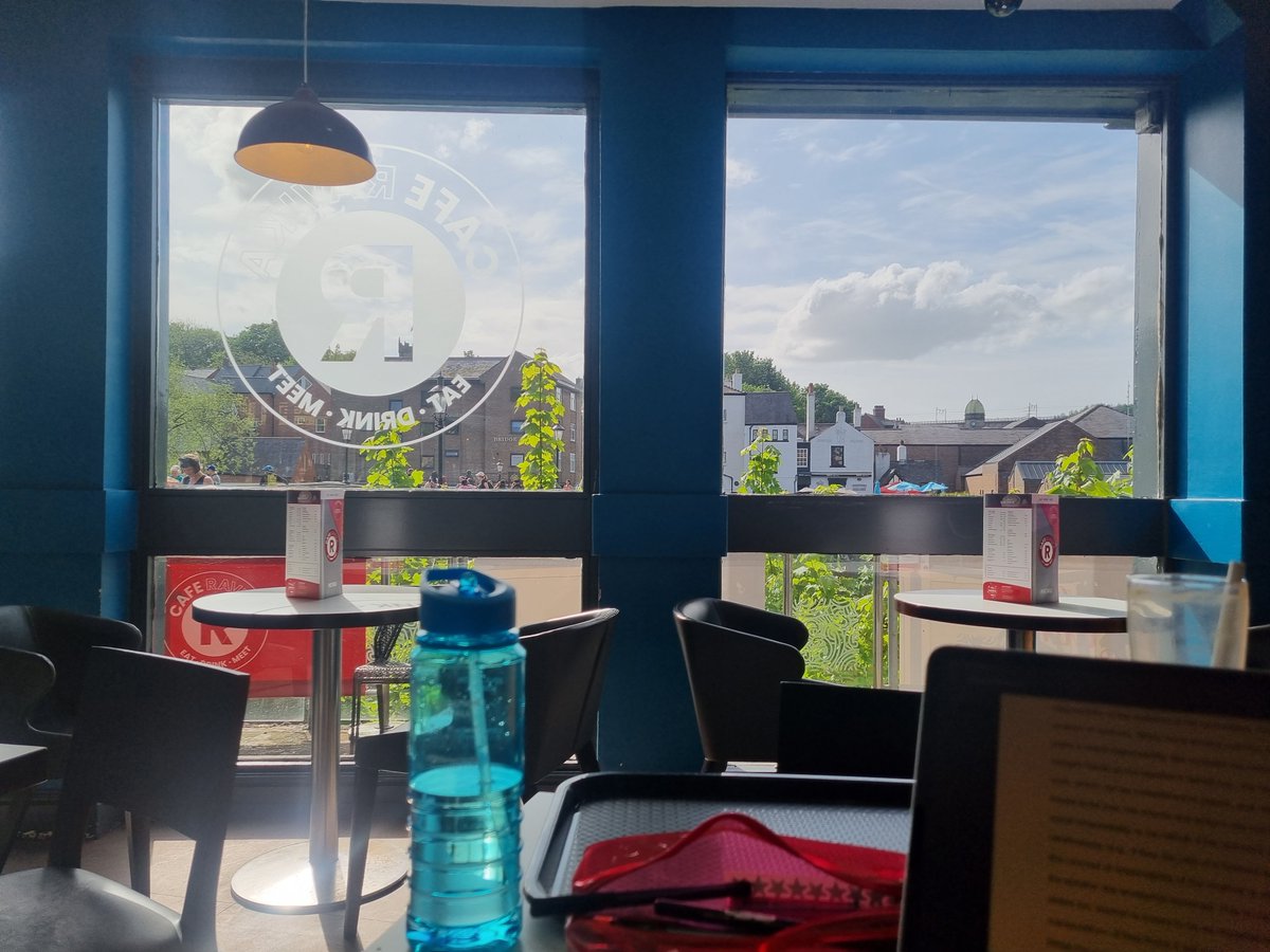 The weather is beautiful today but I'm stuck inside for the foreseeable🥲