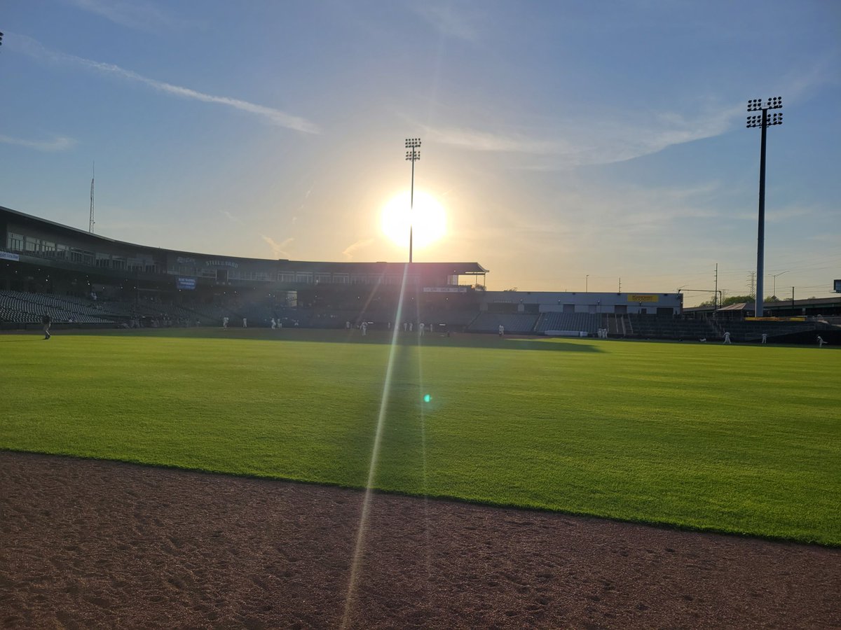 gordietheisen's tweet photo. "Every moment you're on the baseball field, approach it as if you've never been there before. Because you haven't." #BudCrawford #CharlieFightmasterandtheSearchforPerfectHarmony #JoeSiple https://t.co/UtGurRGX0y
