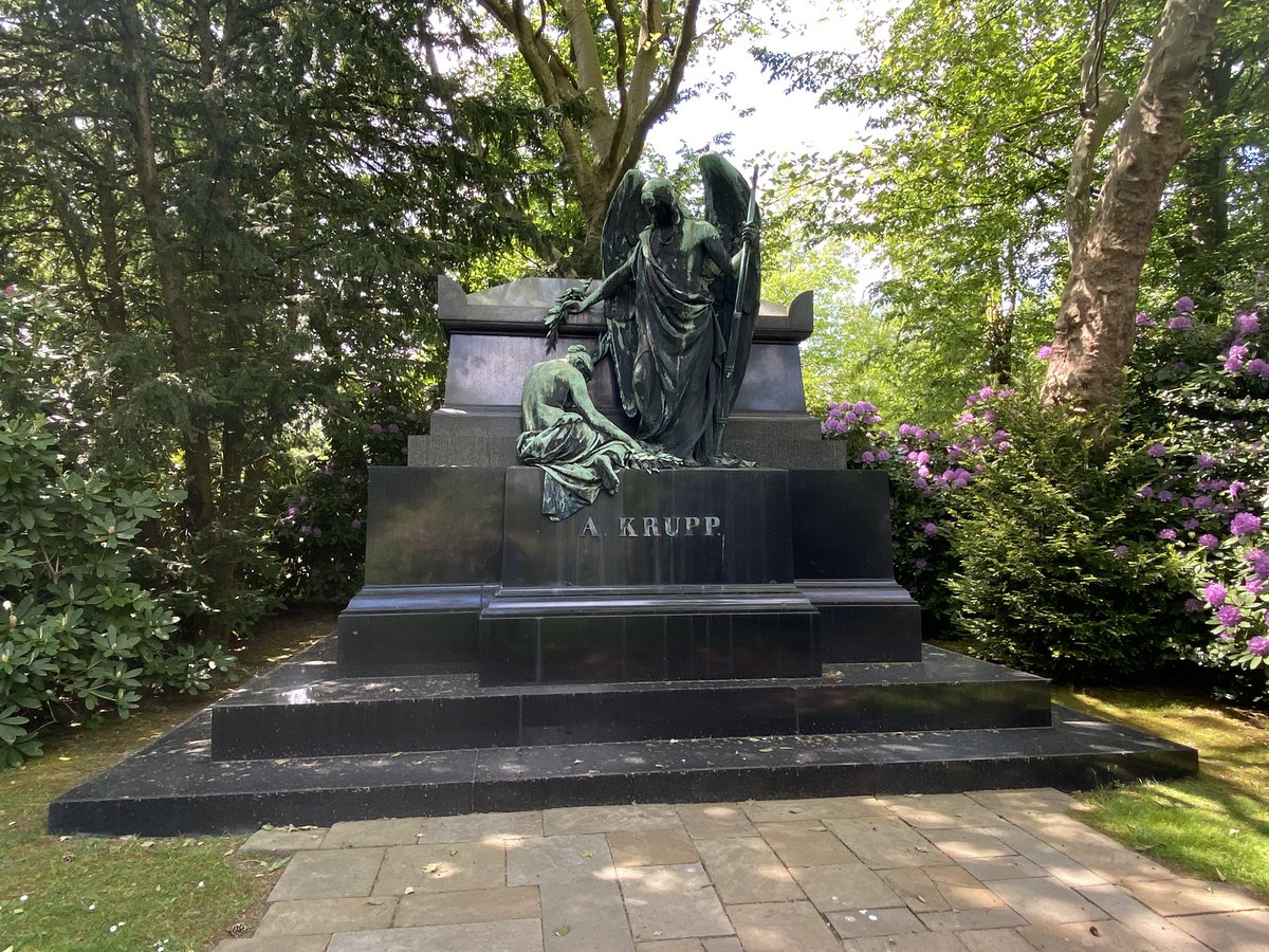 HaidaHakkinen's tweet photo. etwas #geocachen in #Essen #Bredeney und bei #Krupp mal Guten Tag gesagt😀
#Ruhrgebiet #Ruhrpott #Goetheschule #Wasserturm #schönhier https://t.co/FSn1Zl6RaM