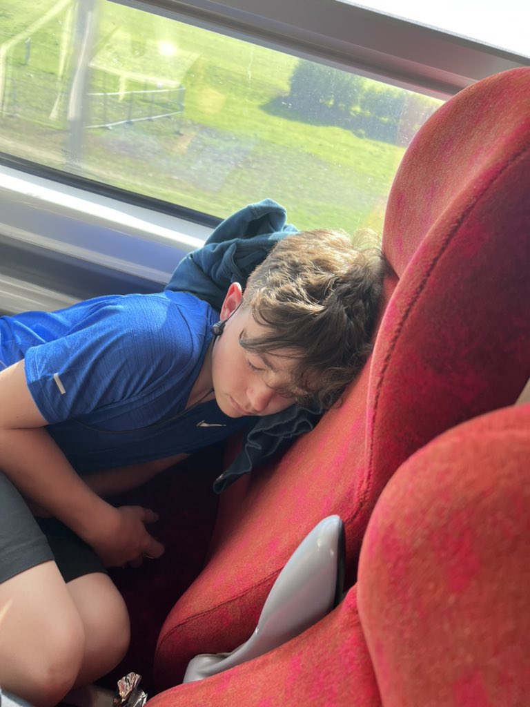 CNCHS_Science's tweet photo. Sleepy time. #cnchslondon https://t.co/eThgdsonAV