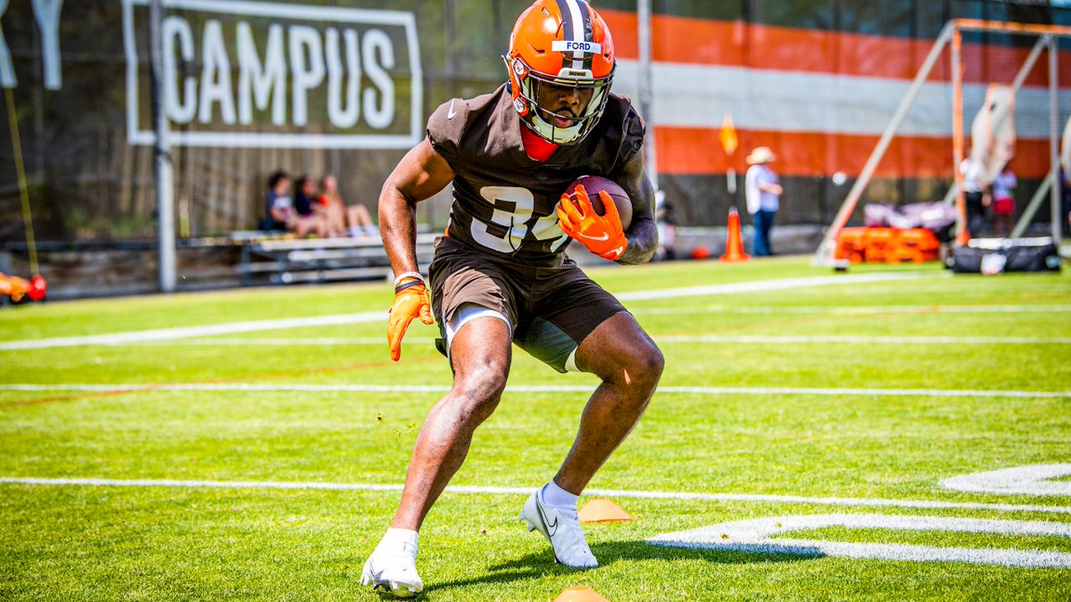 Browns's tweet photo. #Browns Rookie Minicamp 😎

📸 » https://t.co/IZ2xEM1Uua https://t.co/z1EGgN3Twk