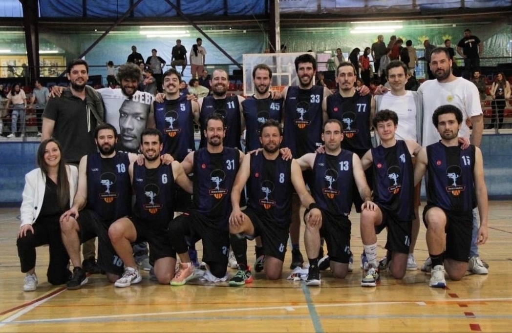 donostidolphins's tweet photo. Dolphins '22

Orgullo de equipo - Harro egoteko moduko ekipoa! Zorionak! 🐬🏀 https://t.co/a5MgK8odRF