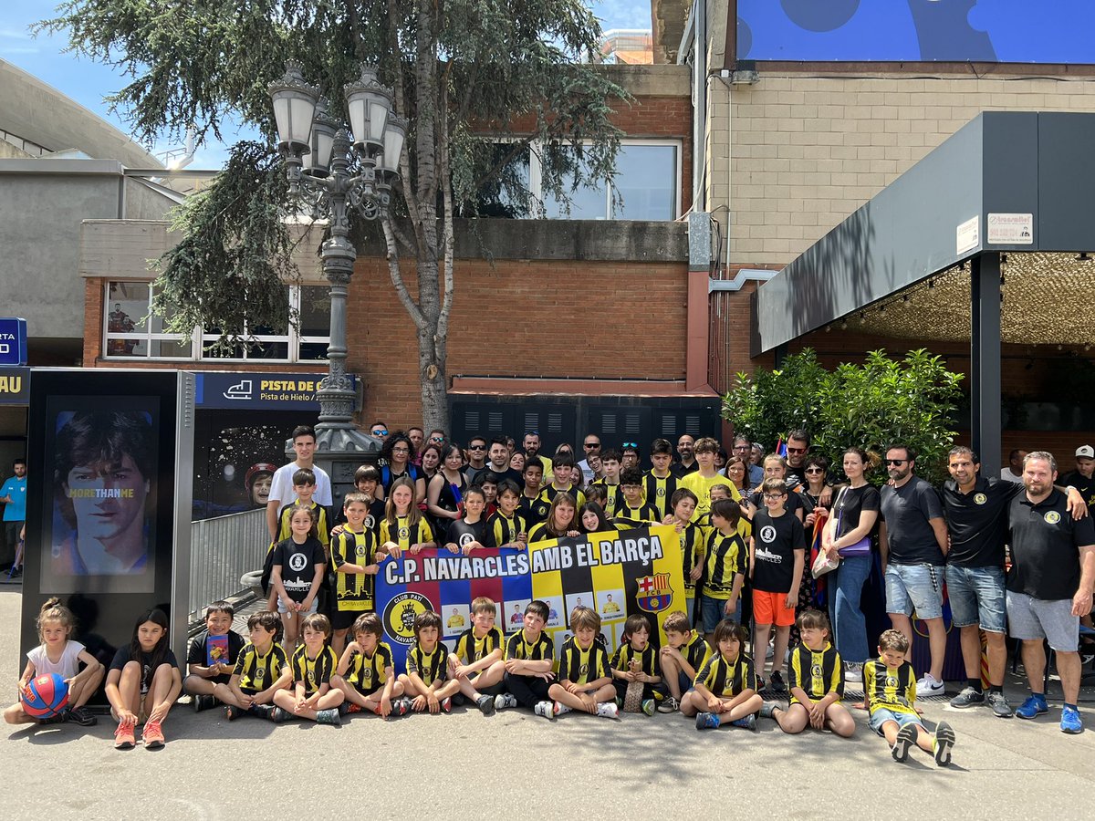 OkNavarcles's tweet photo. Avui hem celebrat el 50 aniversari del @fcbarcelona al Palau Blaugrana i hem gaudit moltíssim amb el partit del @fcbhoquei 🏑

Agraïr al Barça i a @gabycairo06 haver-nos convidat i permetre’ns formar part d’aquesta gran festa!
Ho hem passat molt bé!! ❤️💙

#hoquei #totssomclub https://t.co/rxqc8cWE0D