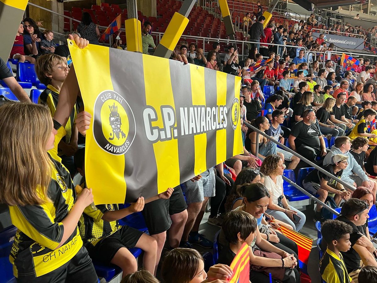 OkNavarcles's tweet photo. Avui hem celebrat el 50 aniversari del @fcbarcelona al Palau Blaugrana i hem gaudit moltíssim amb el partit del @fcbhoquei 🏑

Agraïr al Barça i a @gabycairo06 haver-nos convidat i permetre’ns formar part d’aquesta gran festa!
Ho hem passat molt bé!! ❤️💙

#hoquei #totssomclub https://t.co/rxqc8cWE0D