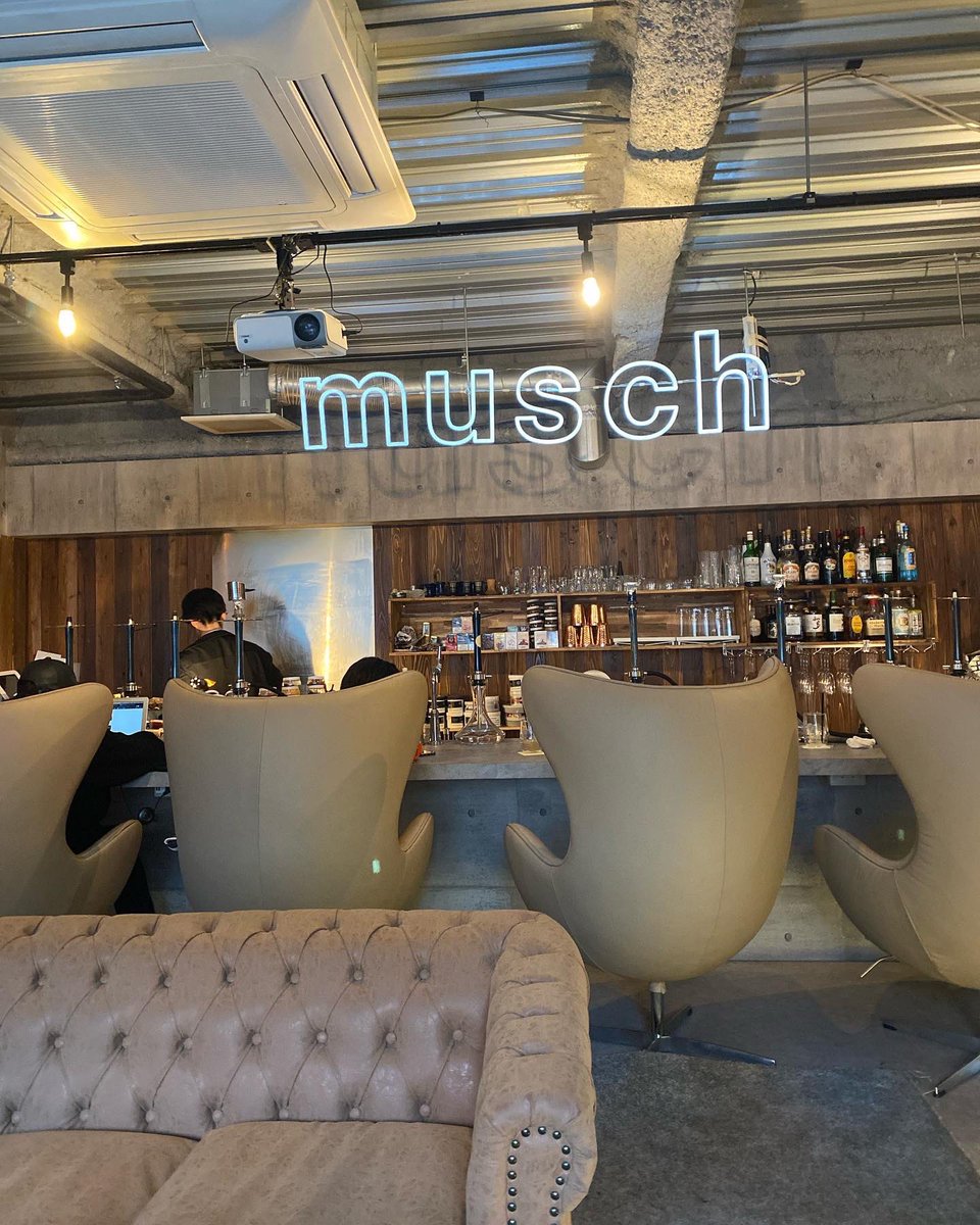 gohandayow's tweet photo. 📍musch /渋谷
恵比寿に1号店を構えるmuschの2号店が12月20日に渋谷にオープン！
シーシャしながら可愛くて美味しい苺ミルク飲めたり、映画見れたり最高であった… https://t.co/U8l7aMPhBh