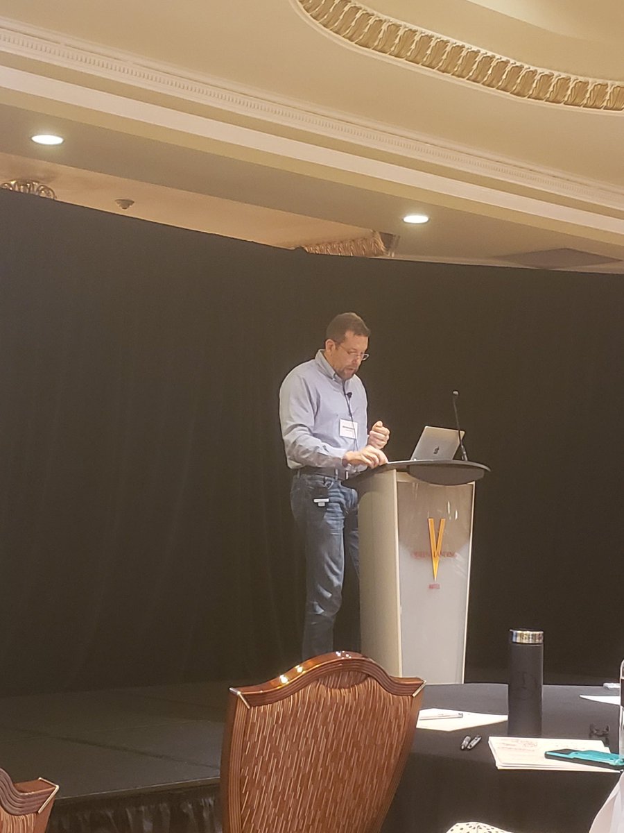 Enjoying the last talk at the Great Lakes GPCR retreat by <a href="/KLabGPCR/">Kirill Martemyanov Lab</a>
Because who doesn't love orphan receptors.