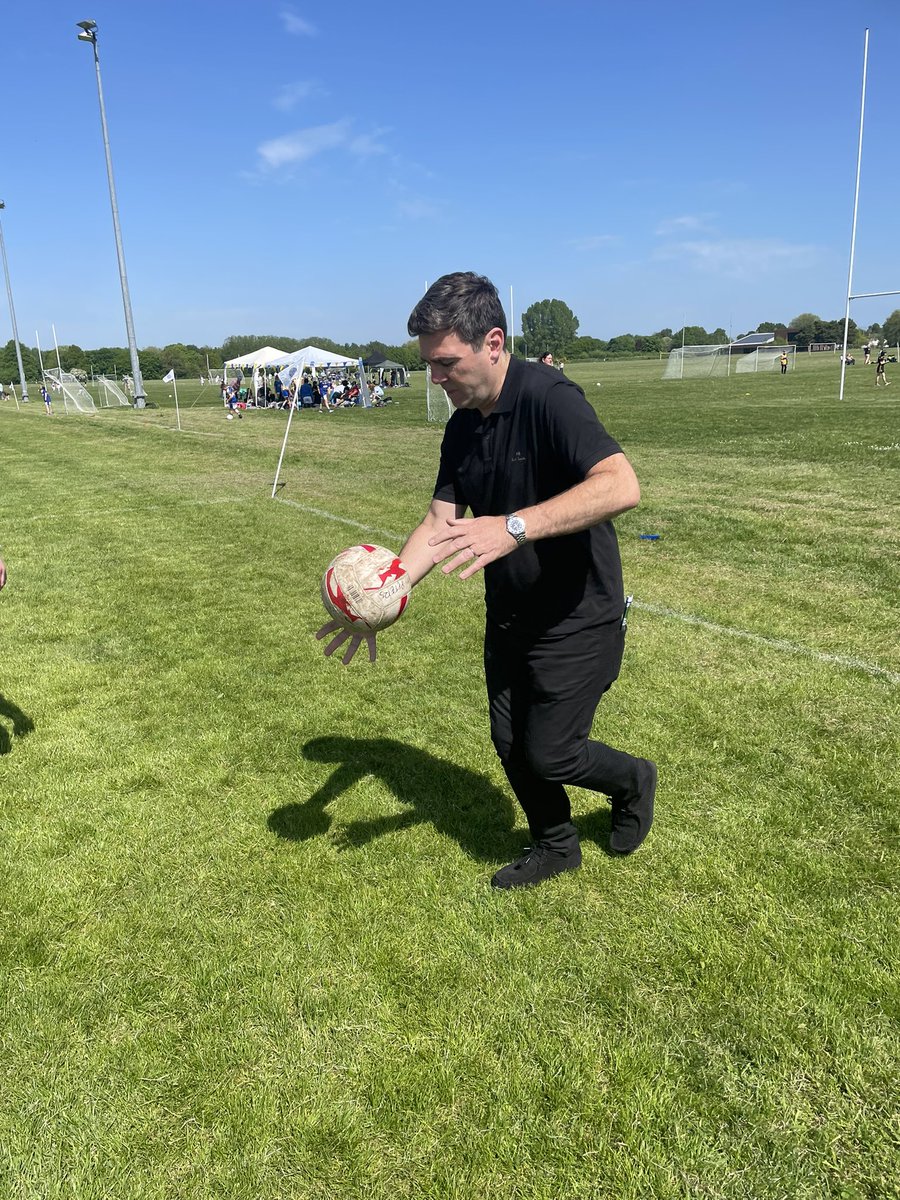 IrlNorthEngland's tweet photo. Great games in glorious sunshine for the GAA Northern Games here at Broughton Park! Future stars on the pitch with some legends on the sideline!! Well done to all involved and maybe @MayorofGM @AndyBurnhamGM may convert one day!! ⚽️🇮🇪🏆@OfficalLancGAA @BPCGAA @YorkshireGAA https://t.co/1EptvzuXcP