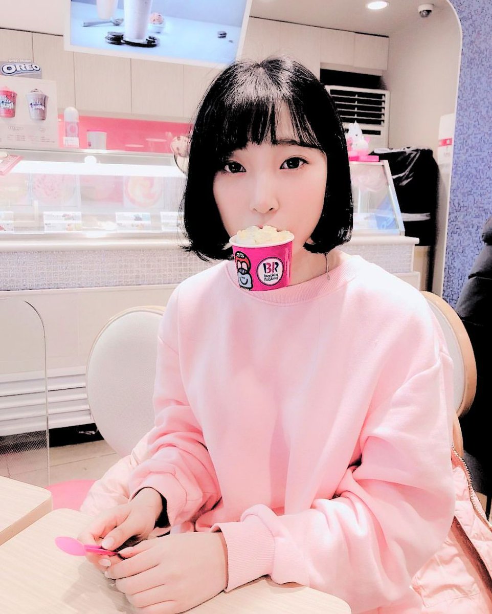 cuteociii's tweet photo. oci cuma punya satu es krim ya, gaboleh minta 😡 https://t.co/Q2K9m1bTkw
