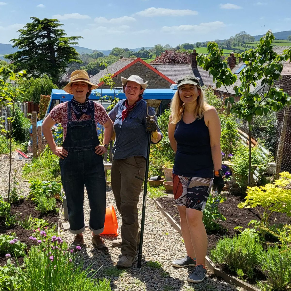 emergencypoet's tweet photo. Poetry Pharmacy Physic Garden in progress! Such a joyous thing!
Thanks so much Esther and @lizcolebrook with some extra muscle from lovely Mirka Duxberry  
I do love you wonderful women!
Just a few £100 to go to reach our target....
https://t.co/w4D1sKli12
❤️🙏❤️👩‍🌾🌸☘️🌿🌱 https://t.co/eEUxURHeUw