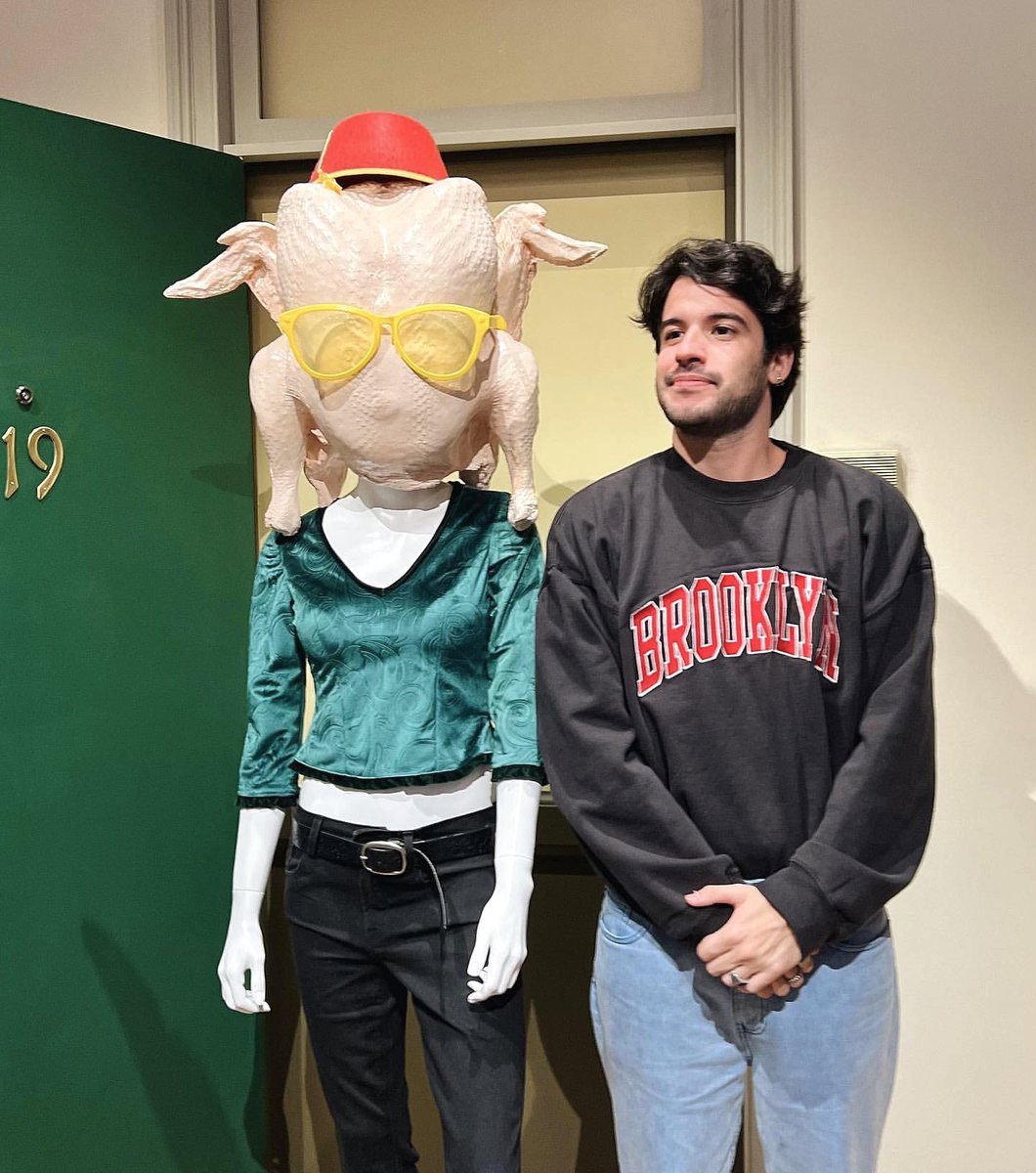 screencaps friends tweet media