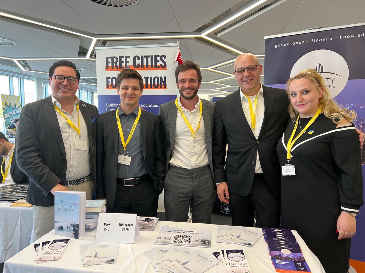 JuanD_HE's tweet photo. A couple of weeks ago the #LibertyCon Europe took place in Prag. Around 700+ liberty-loving people met there and discussed all kinds of topics.

And I had the opportunity to represent the @freeprivatecity, @ESFLdeutsch &amp; the @DFreydenker Teams during the weekend! 🗽 https://t.co/OhYBGZNyuV