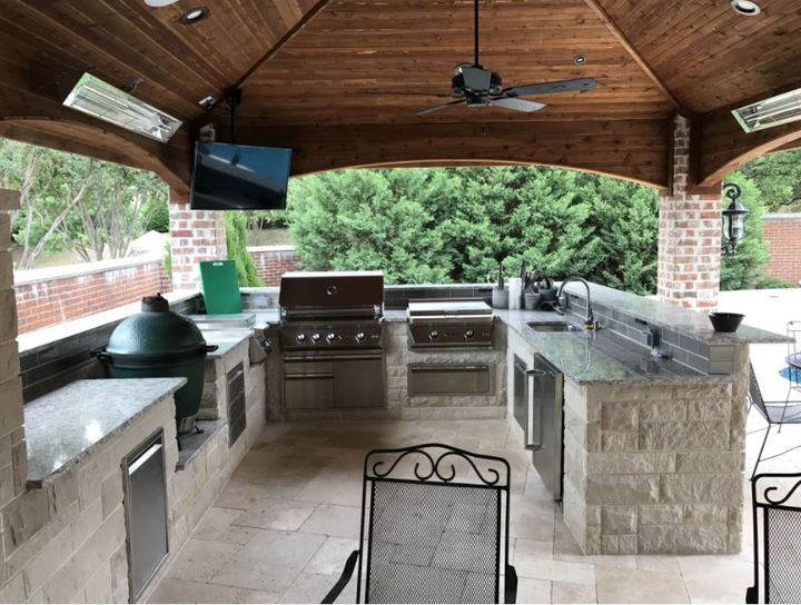 PremierGrilling's tweet photo. Turn your backyard into your own vacation destination with a custom #OutdoorKitchen by Premier Grilling Outdoors. Make your neighbors jealous with a beautiful outdoor living space designed &amp; built by our specialized team. Schedule a FREE consultation today.https://t.co/yvQ1aOMNe4 https://t.co/mVuG6oaI6H