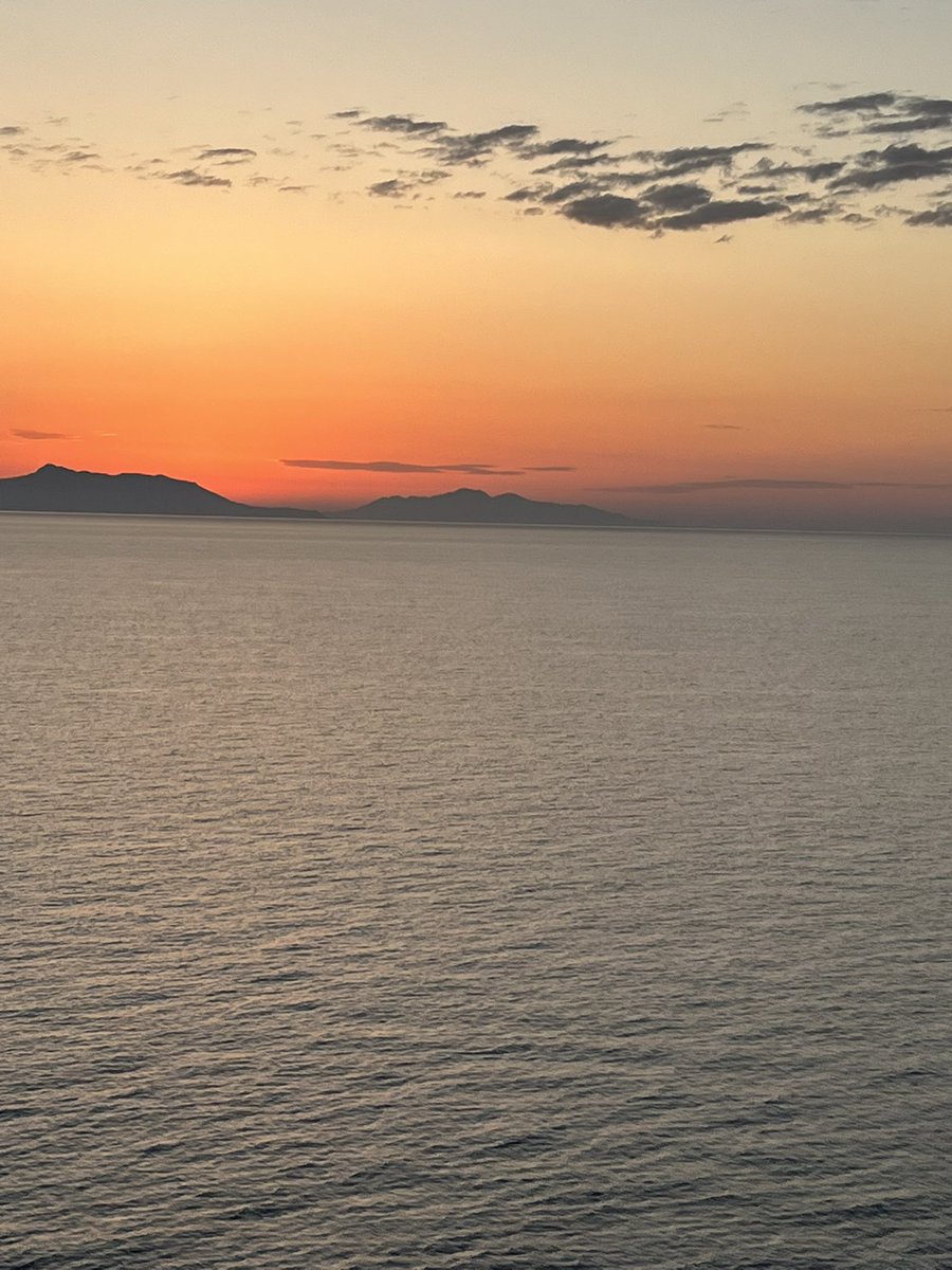 Luke_Cordon's tweet photo. @JamesVanFleet @RoyalCaribbean And here was the sunset that very evening 😍 @RoyalCaribbean @JamesVanFleet https://t.co/Fo5vfE4qOY