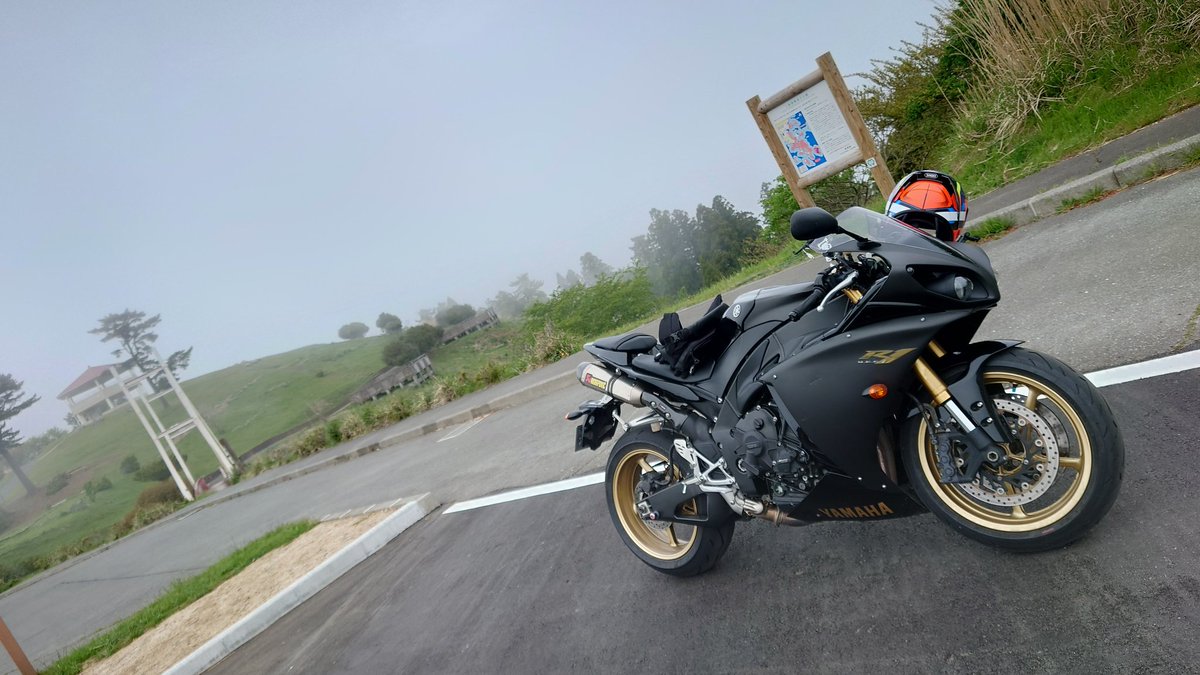 Kousyo_Re1's tweet photo. 〜固ツイ〜
性別:男
年代:20代
住み:宮城県 北の方
車種:YZF-R1 2009・GRヤリスRZ
趣味:バイク/車/筋トレ/ゲーム/アニメ
好き:SS/峠/肉/コーヒー
ひとこと: コバルトはノルマ、クロスプレーンいいぞ
ガンガン絡みましょう🙏
#バイク乗りとして軽く自己紹介 
#バイク乗りと繋がりたい 
#YAMAHAが美しい https://t.co/BiXcMbCXiS