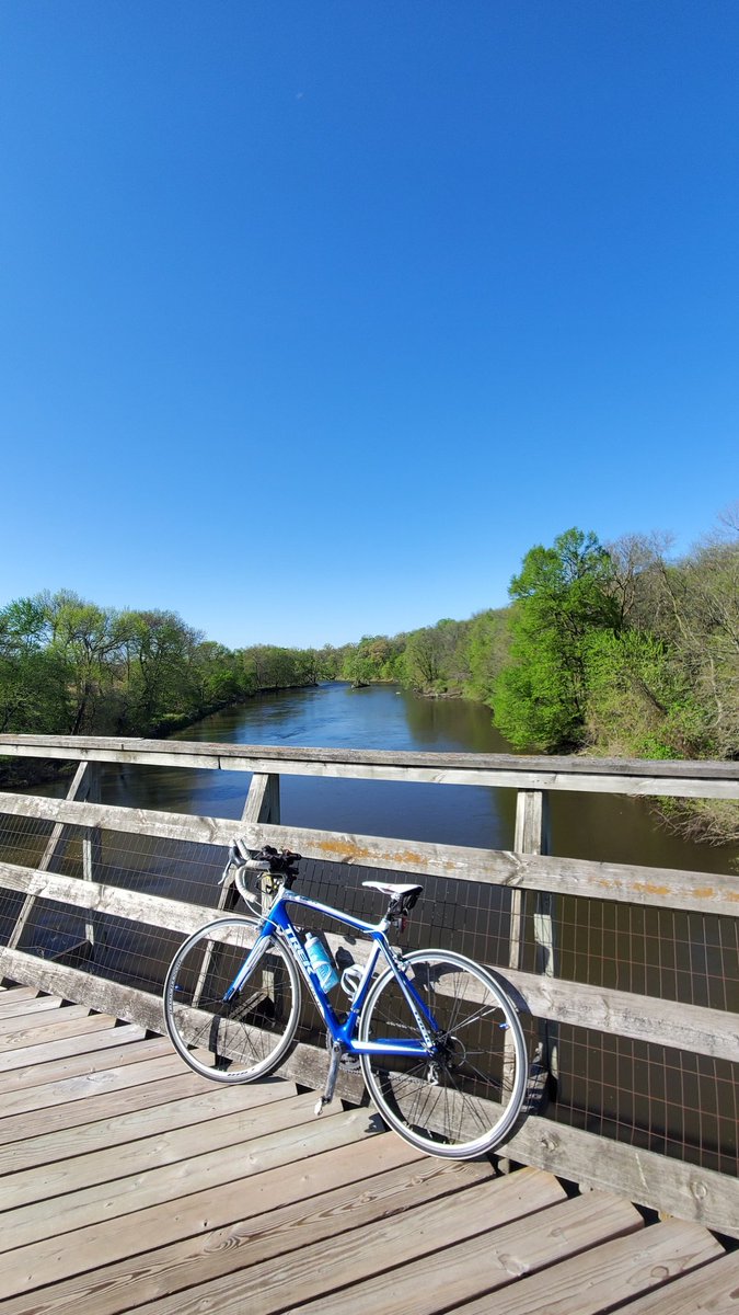 Beautiful first ride of the season!
#bikeiowa #thisisiowa #threeriverstrail #humboldtIA #cycling  #bicycle #SaturdayMotivation