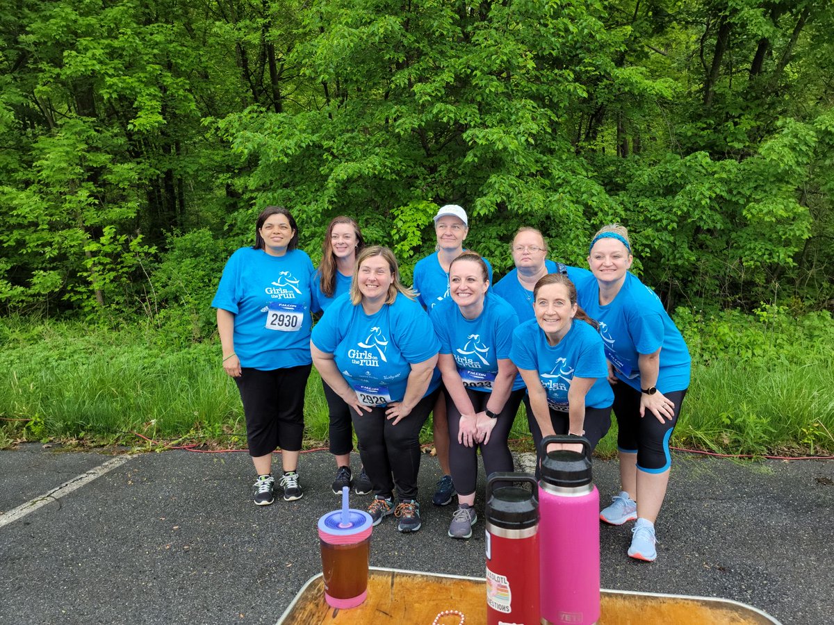 pinestreetelem's tweet photo. Incredible girls! Incredible coaches! Another 5k in the books. @PalmyraSchools #girlsontherun #youcannotstopus https://t.co/Z0JoVRgPPm