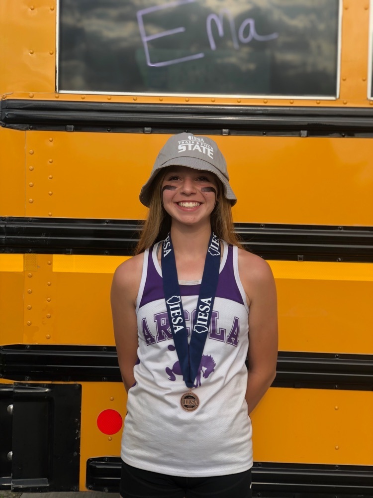 arcolaJRSR's tweet photo. Congratulations to Ema Simpson. She place 8th in the Hurdles at the IESA state track meet with a PR of 19.0 seconds. https://t.co/2JpHVClRex