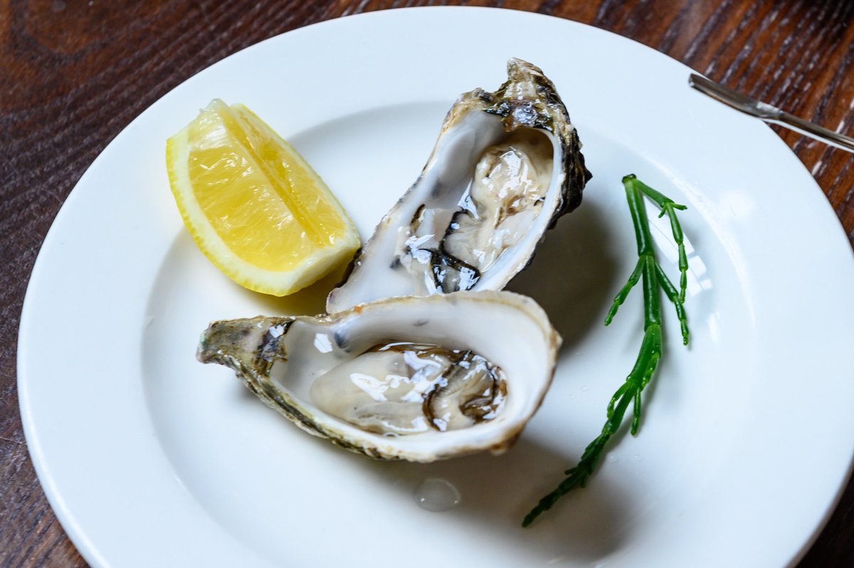 CafeRoyalEDN's tweet photo. Our delicious Loch Fyne oysters 🦪😋
.
.
#caferoyalEDN #bestbars #local #seafood #lobster #oysters #mussels #scotland #Edinburgh #edinburghbars #bestbars #metro #mpco https://t.co/QkRHjcoIEb
