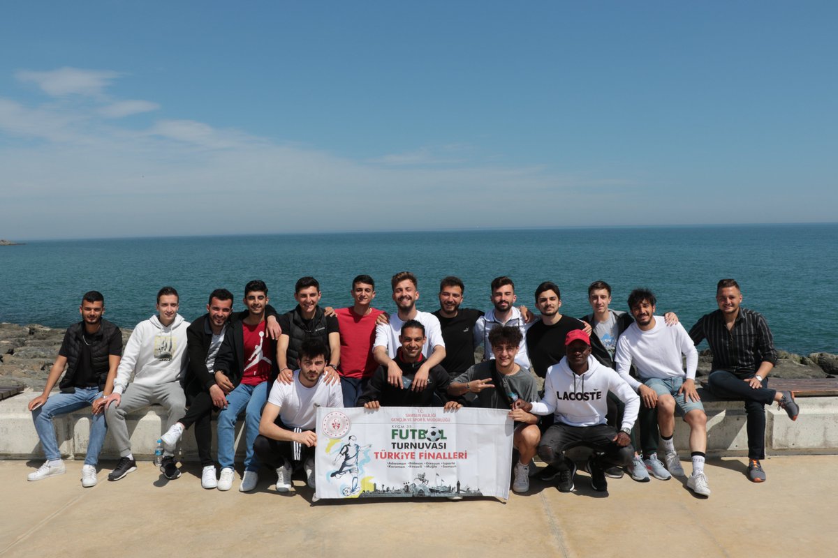 KYK'LI GENÇLER SAMSUN'A HAYRAN KALDI..!

İlimiz ev sahipliğinde devam eden 'KYGM 35. Futbol Turnuvası Türkiye Finalleri'nin dördüncü gününde KYK'lı gençlere tematik gezi düzenlendi. ++

Detaylar için 👇
samsun.gsb.gov.tr/HaberDetaylari…