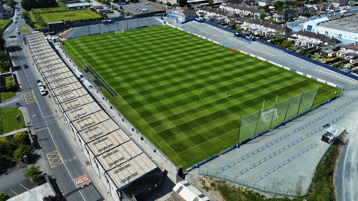 Walsh Park Pitch receiving the final few touches by <a href="/howelldavid2/">david howell</a> from <a href="/wtfrdlandscapes/">Waterford Landscapes</a> before tomorrow’s big clash of <a href="/WaterfordGAA/">Waterford GAA</a> v <a href="/OfficialCorkGAA/">Cork GAA</a> in the 4th Round of the <a href="/MunsterGAA/">Munster GAA / Comhairle na Mumhan</a> Senior Hurling Championship! #PitchPerfect
