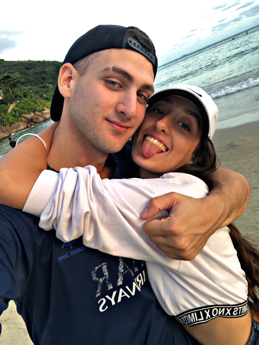 StefanoBtti's tweet photo. Nunca te fuiste, nunca te vas a ir.
Feliz Cumpleaños mi amor 🤍 https://t.co/SjDcVTWEbu