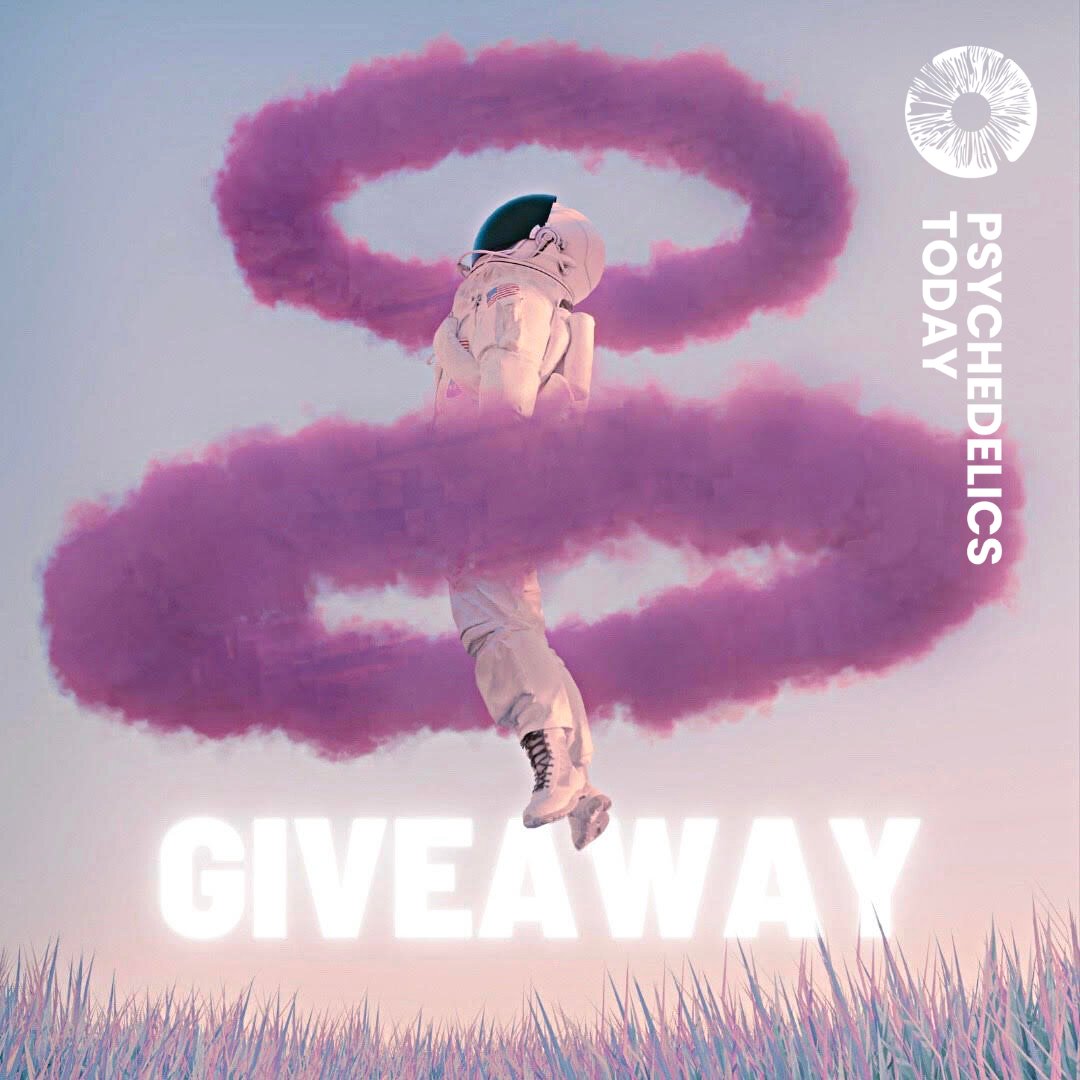 PsydelicsToday's tweet photo. GIVEAWAY!!
Calling all Psychonauts!
This course is for you! Enter now through May 27th for your chance to win Psychedelics Today’s special edition course ‘Navigating Psychedelics’.
Enter to win: https://t.co/j3kdxHbItU
#psychedelicstoday #giveaway #education #psyched2022 https://t.co/YnzstOFkyA