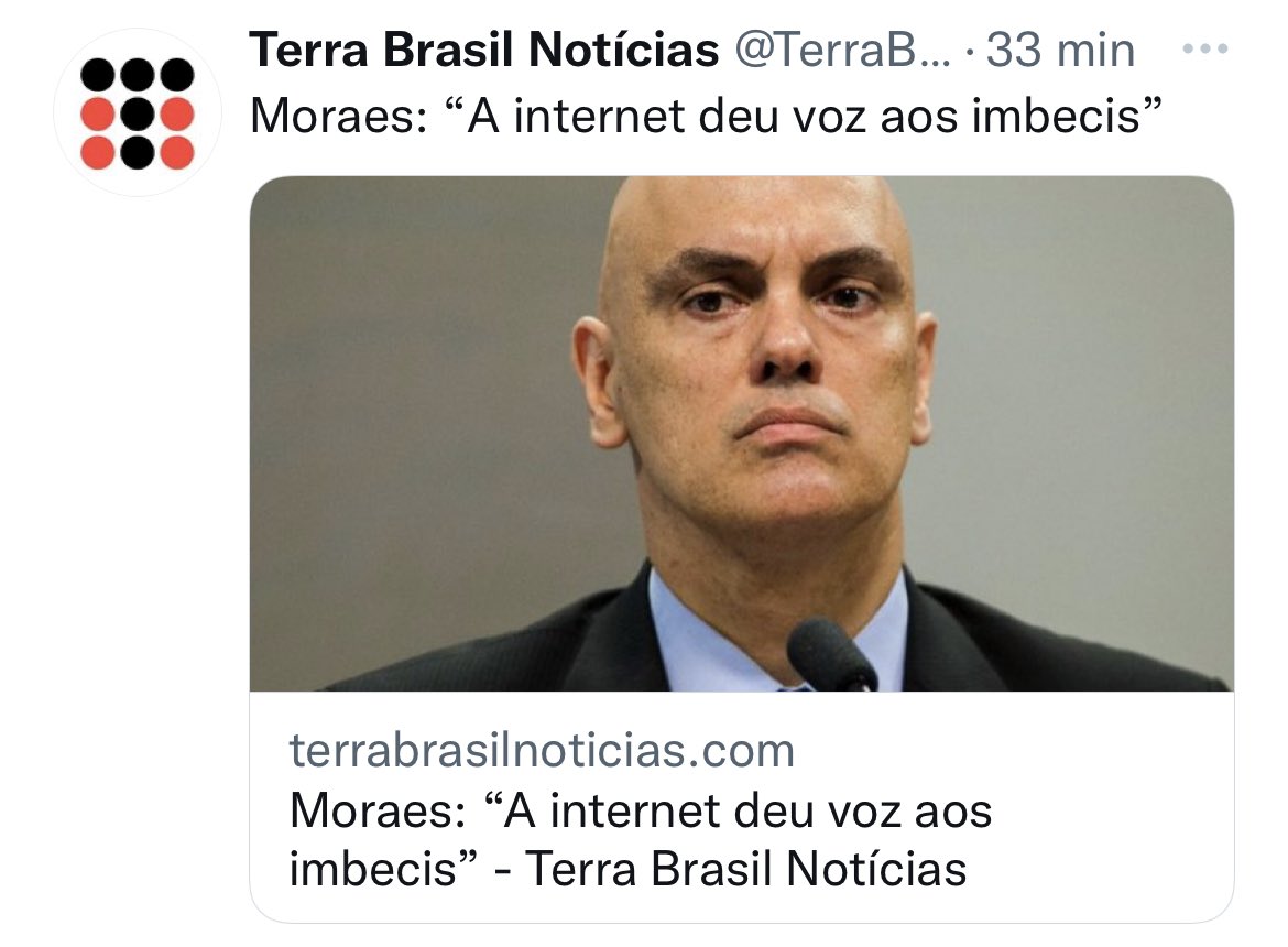 andreporci's tweet photo. A beleza da liberdade numa democracia reside justamente no direito sagrado de até mesmo os imbecís terem voz. A internet possibilitou que qualquer cidadão pudesse falar, não só a classe faltante que detinha o monopólio dos meios de comunicação. https://t.co/rhUrSxwnUv