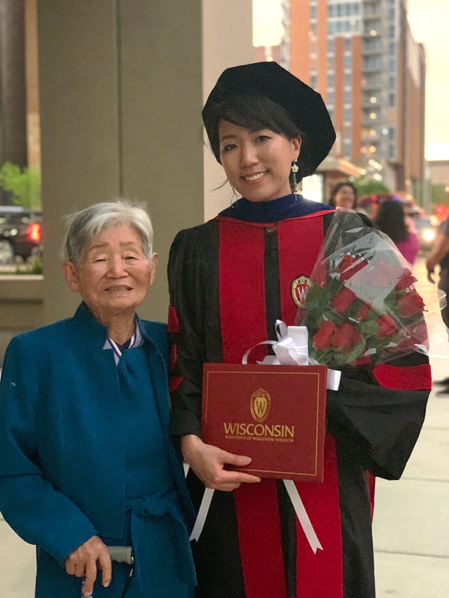 It makes me so happy to share this moment to the woman who made this possible, my grandma. I grew up without a mom or a dad, but my grandmother became both for me…