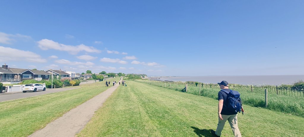 CTywydd's tweet photo. Another great walk done and enjoyed @visitthevale #10daysinmay from Sully to Penarth pier. Fantastic talks from Graham Loveluck-Edwards & Anthony Hearst and we met Guillermo Marconi at St Lawrence Church! Grazie!! #125years #marconiday #amdroynyfro Thanks also to @WheadonsTravel https://t.co/asSnqPZgrn