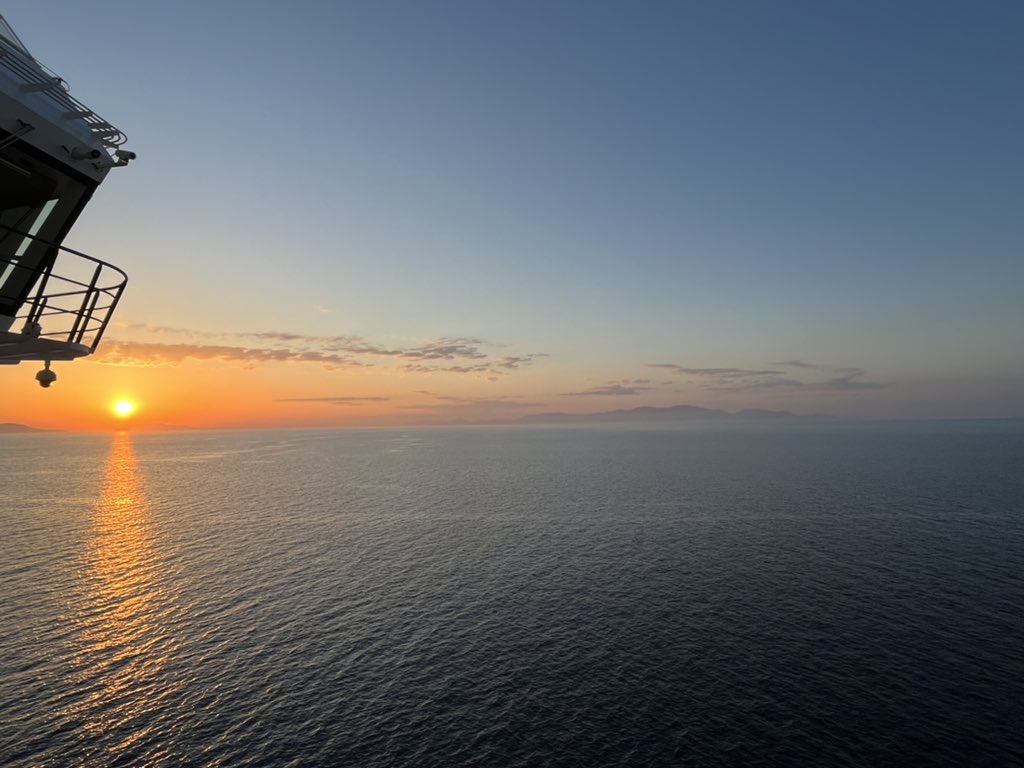 Luke_Cordon's tweet photo. @JamesVanFleet sunset aboard @RoyalCaribbean Odyssey of the Seas yesterday evening 🫢#smoothsailing #gorgeousviews https://t.co/r8KuvUcDed