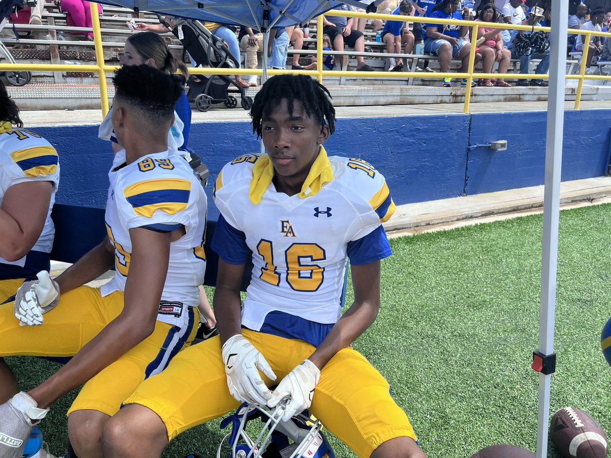 RecruitLouisian's tweet photo. East Ascension 2024 WR 6’4” 160 Tilicuis Irving @Lahteee__ https://t.co/X91OHt59xN